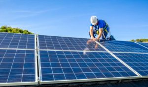 Installation et mise en production des panneaux solaires photovoltaïques à Estrees-Saint-Denis